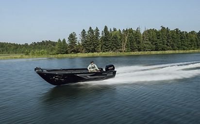 Crestliner 1850 Kodiak Tiller Silver exterior