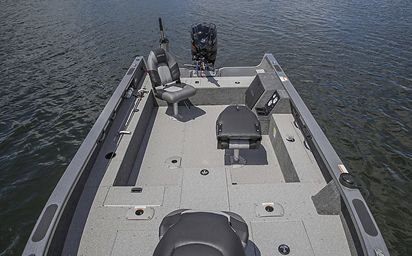 Crestliner 1850 PRO TILLER Black base True Blue accent