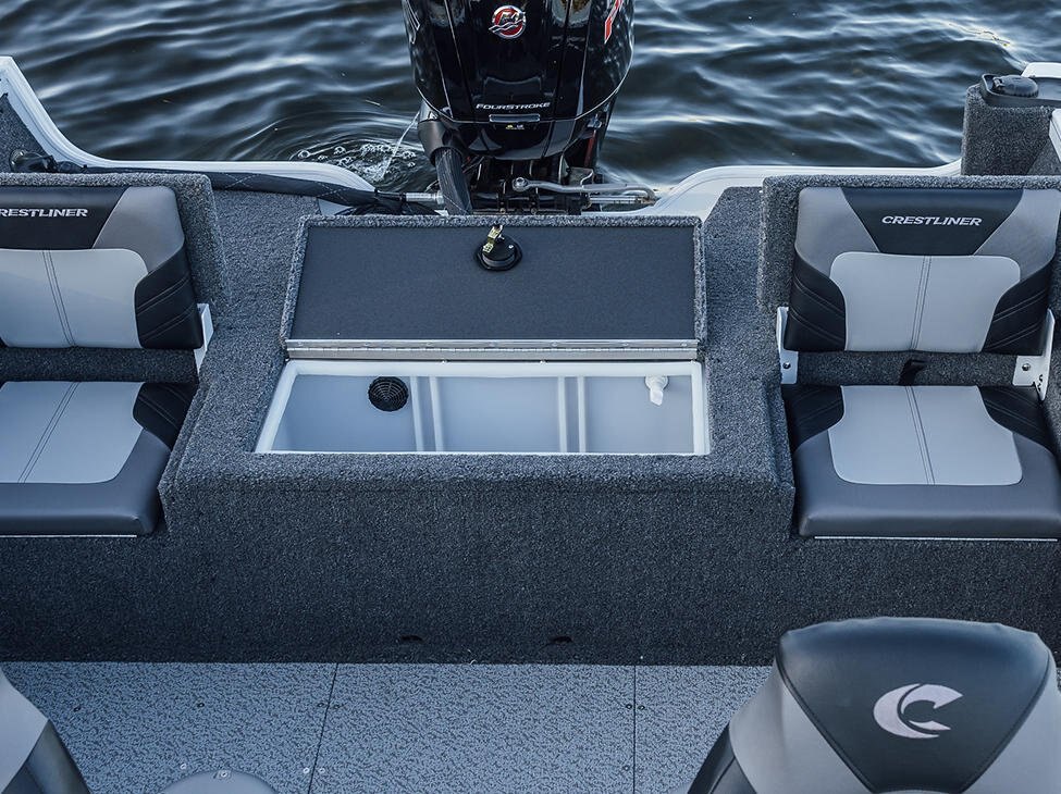 Crestliner 1750 Hawk Fire Red exterior