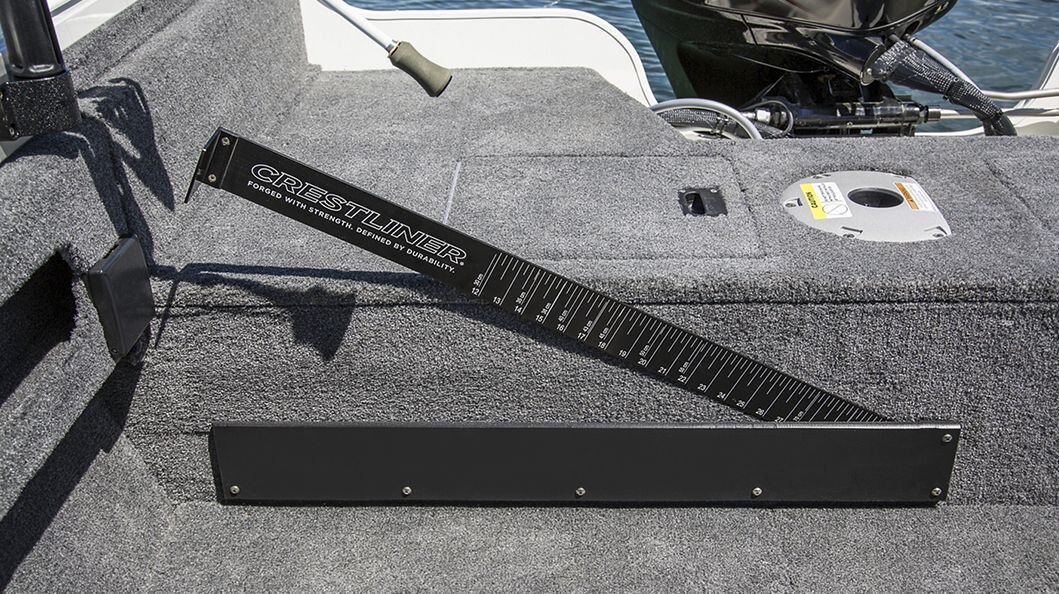 Crestliner 1650 Hawk Black exterior