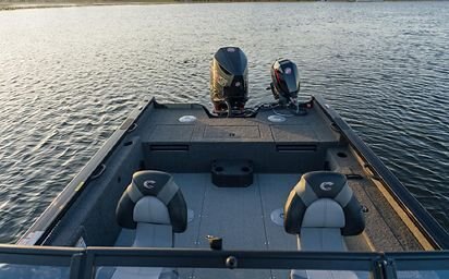 Crestliner 2050 FISH HAWK Black base True Blue accent