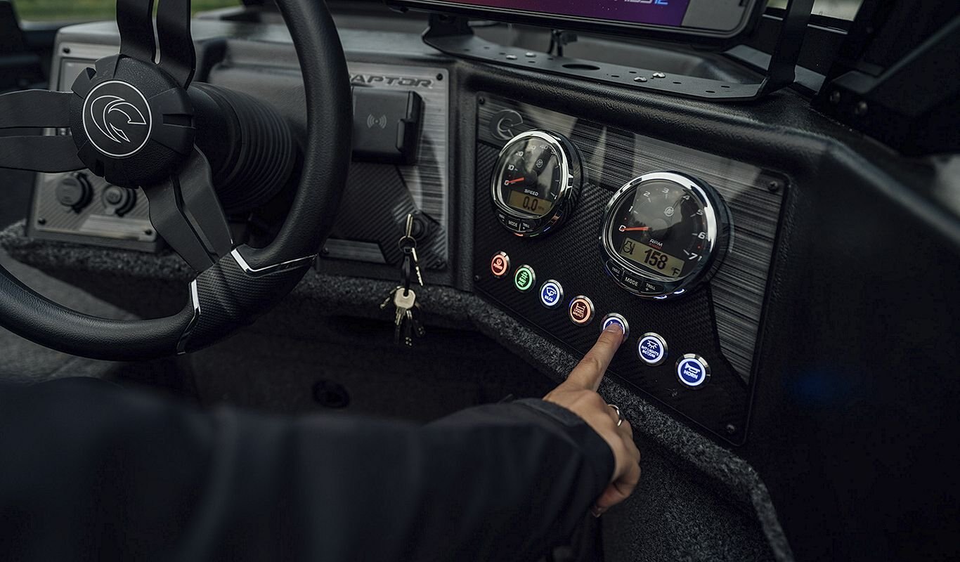 Crestliner 1850 FISH HAWK Black base White accent