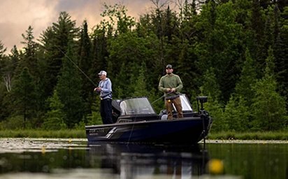 Crestliner 1850 FISH HAWK Gun Metal base White accent
