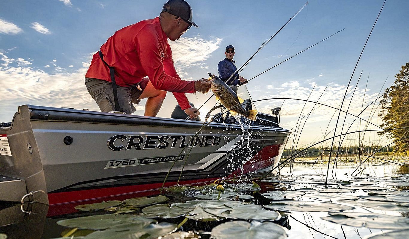 Crestliner 1750 FISH HAWK Black base White accent