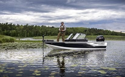 Crestliner 1750 FISH HAWK Gun Metal base Fire Red accent