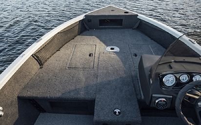 Crestliner 1750 HAWK Gun Metal exterior