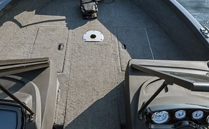 Crestliner 1650 HAWK Silver exterior