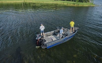 Crestliner 1950 SUPER HAWK Black base True Blue accent