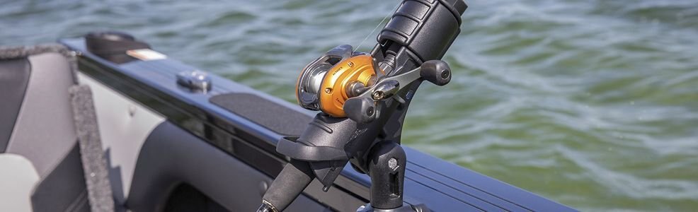 Crestliner 1950 SUPER HAWK Black base Silver accent