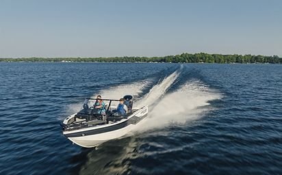 Crestliner 1750 SUPER HAWK Black base True Blue accent