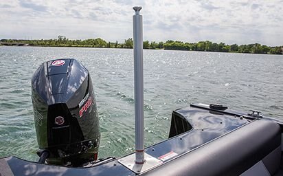 Crestliner 2250 SPORTFISH White base Fire Red accent