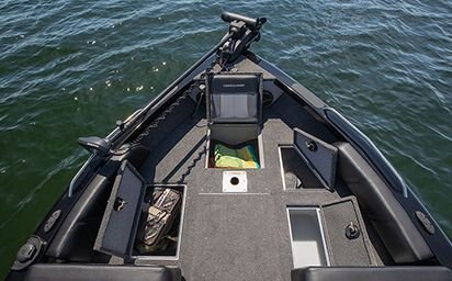 Crestliner 1850 SPORTFISH Black exterior