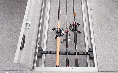 Crestliner 2050 COMMANDER Fire Red exterior