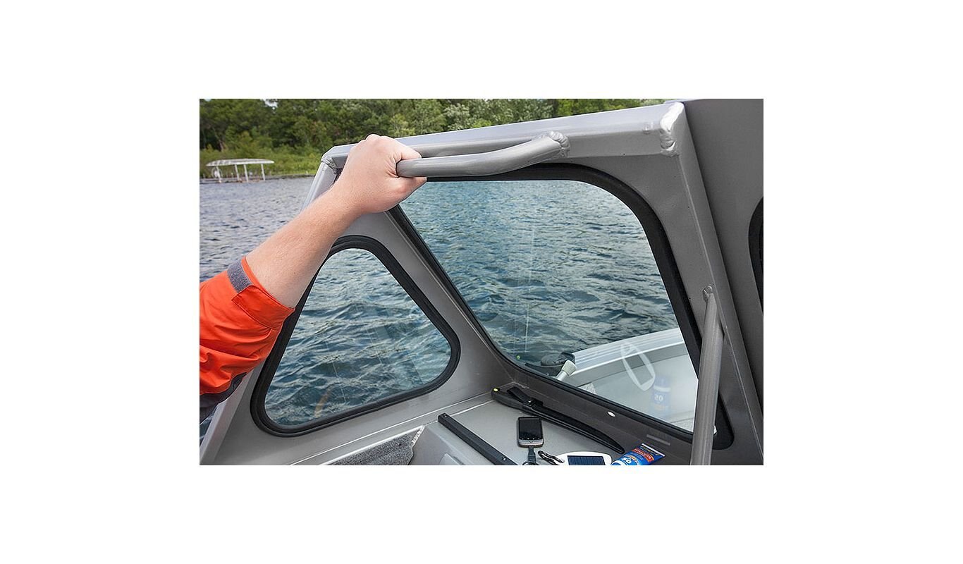 Crestliner 1850 COMMANDER Silver base Black accent