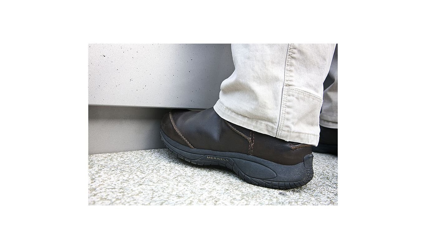 Crestliner 1850 COMMANDER Black base True Blue accent