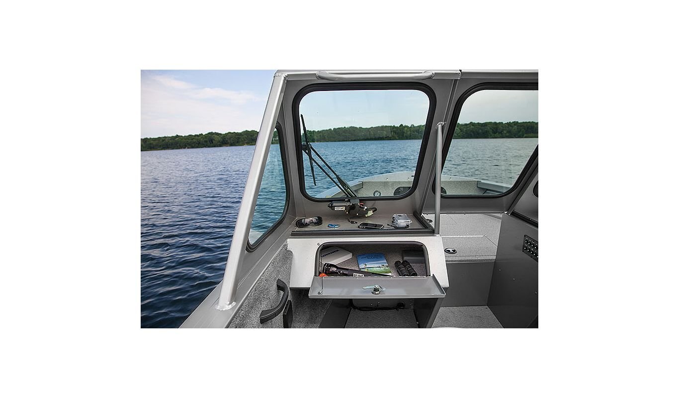 Crestliner 1850 COMMANDER Black base True Blue accent