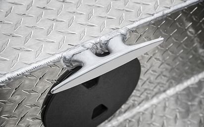 Crestliner 1850 COMMANDER ELITE Black base White accent