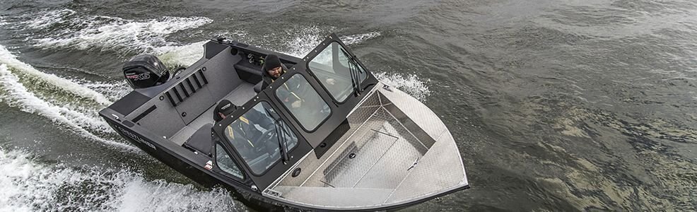 Crestliner 1850 COMMANDER ELITE Gun Metal base True Blue accent