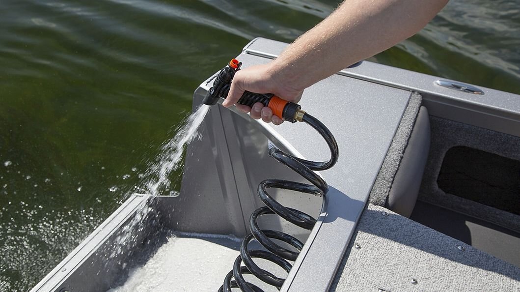 Crestliner 2250 AUTHORITY Black base True Blue accent