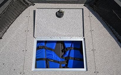 Crestliner 2050 AUTHORITY True Blue exterior