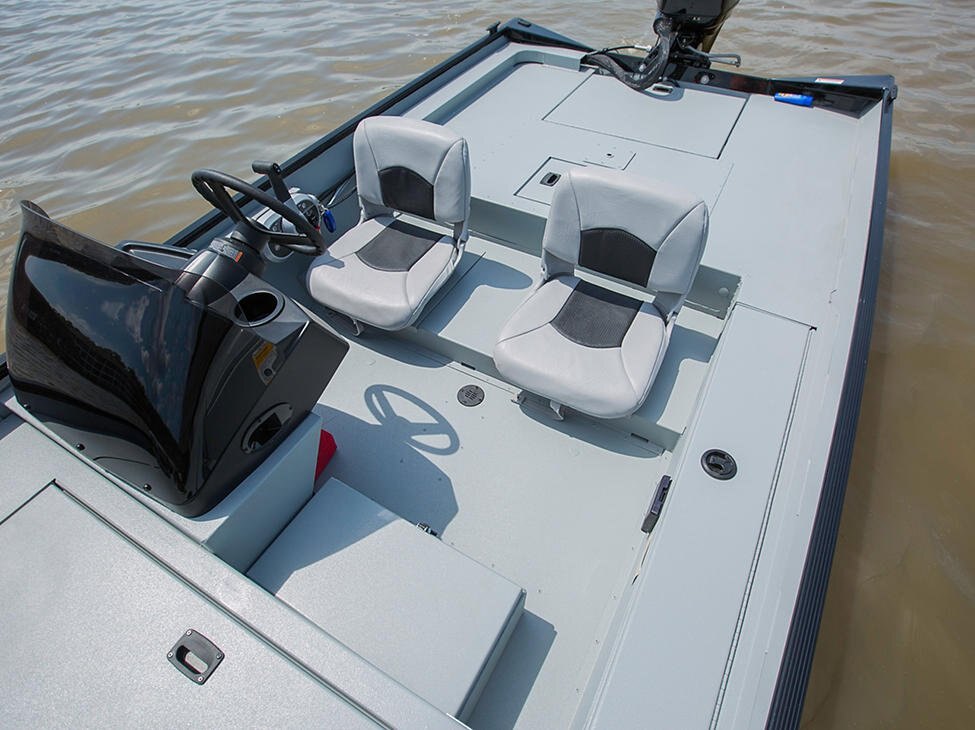 Crestliner 1700 STORM Unpainted exterior