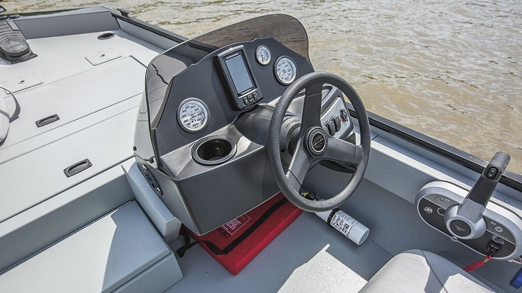 Crestliner 1700 STORM Unpainted exterior