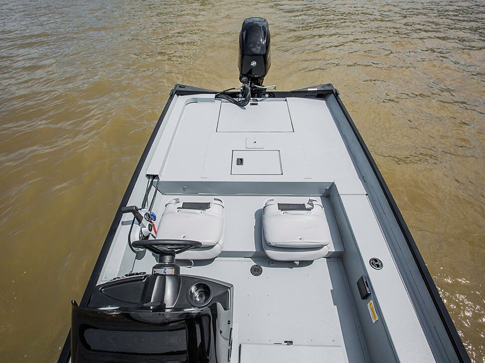 Crestliner 1700 STORM Unpainted exterior