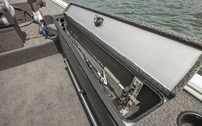Crestliner 1657 OUTLOOK SS Unpainted exterior