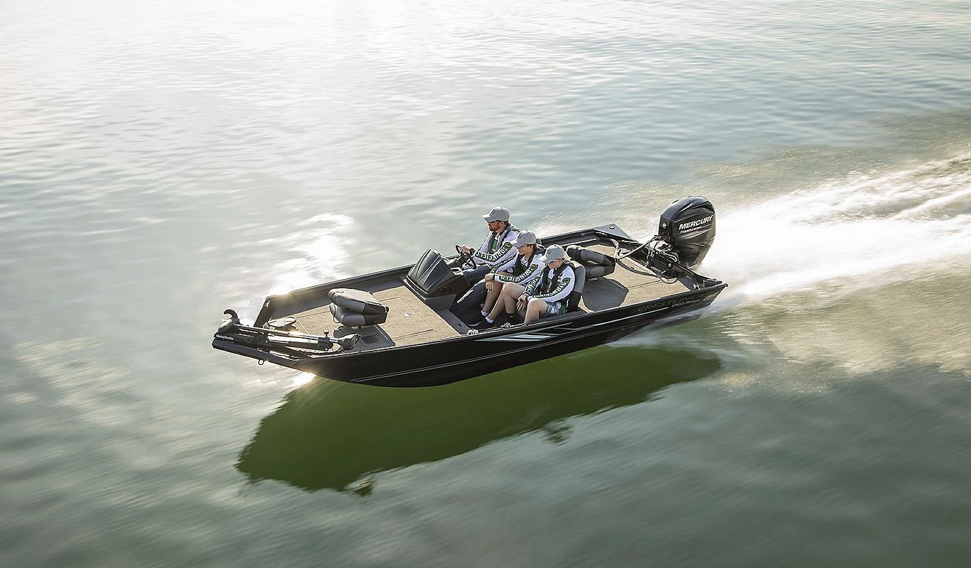 Crestliner 1700 RIDGE White exterior