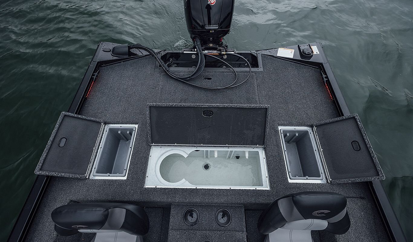 Crestliner 189 XF Black exterior