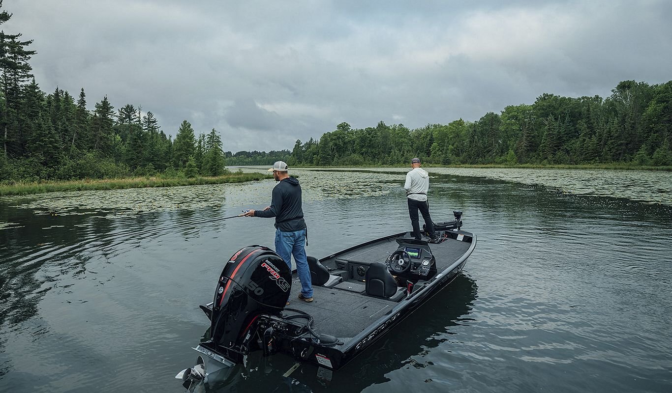 Crestliner 189 XF Black exterior