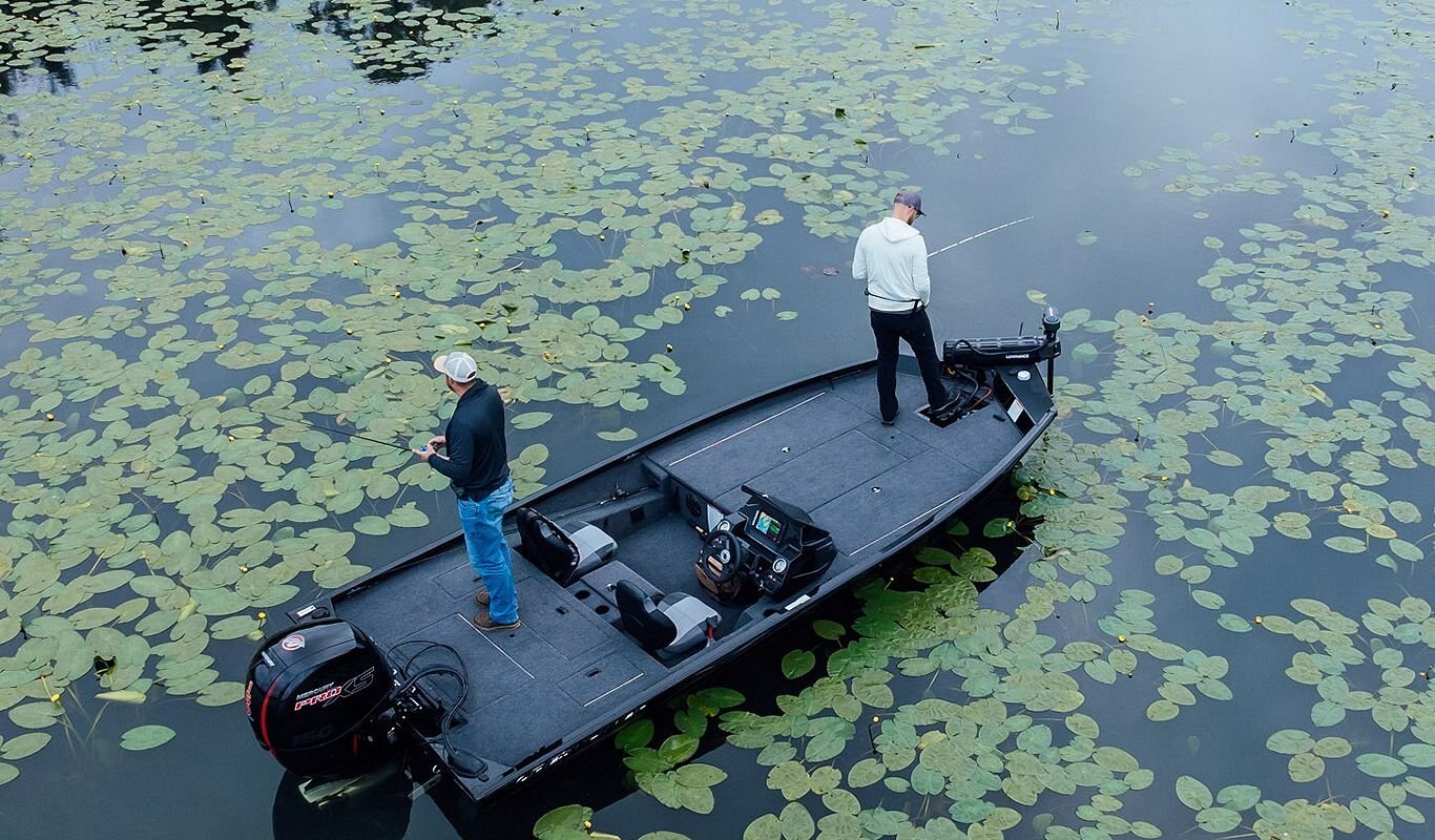Crestliner 189 XF Black exterior