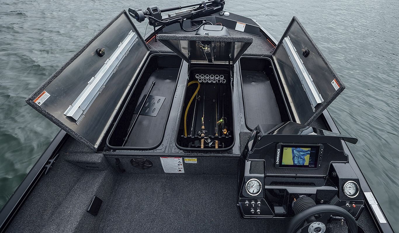 Crestliner 189 XF Silver exterior
