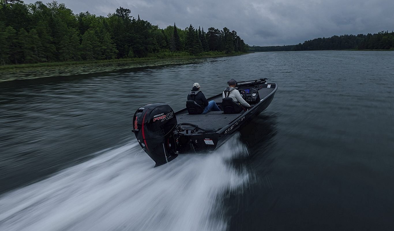 Crestliner 189 XF Silver exterior