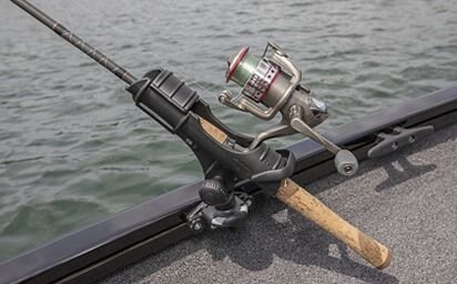 Crestliner 179 XF Silver exterior