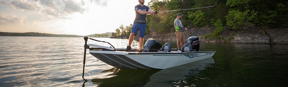 Crestliner 179 XF Silver exterior