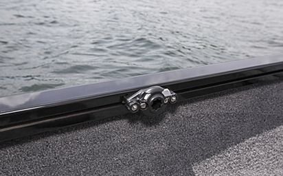 Crestliner 189 XFC Silver exterior