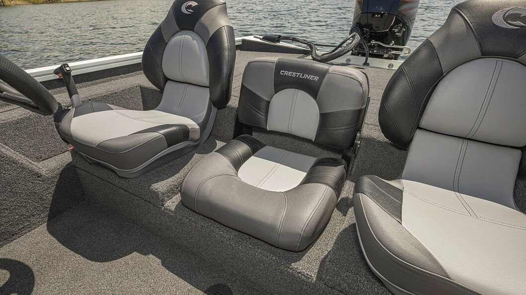 Crestliner 189 XFC White exterior