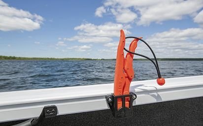 Crestliner 189 XFC White exterior