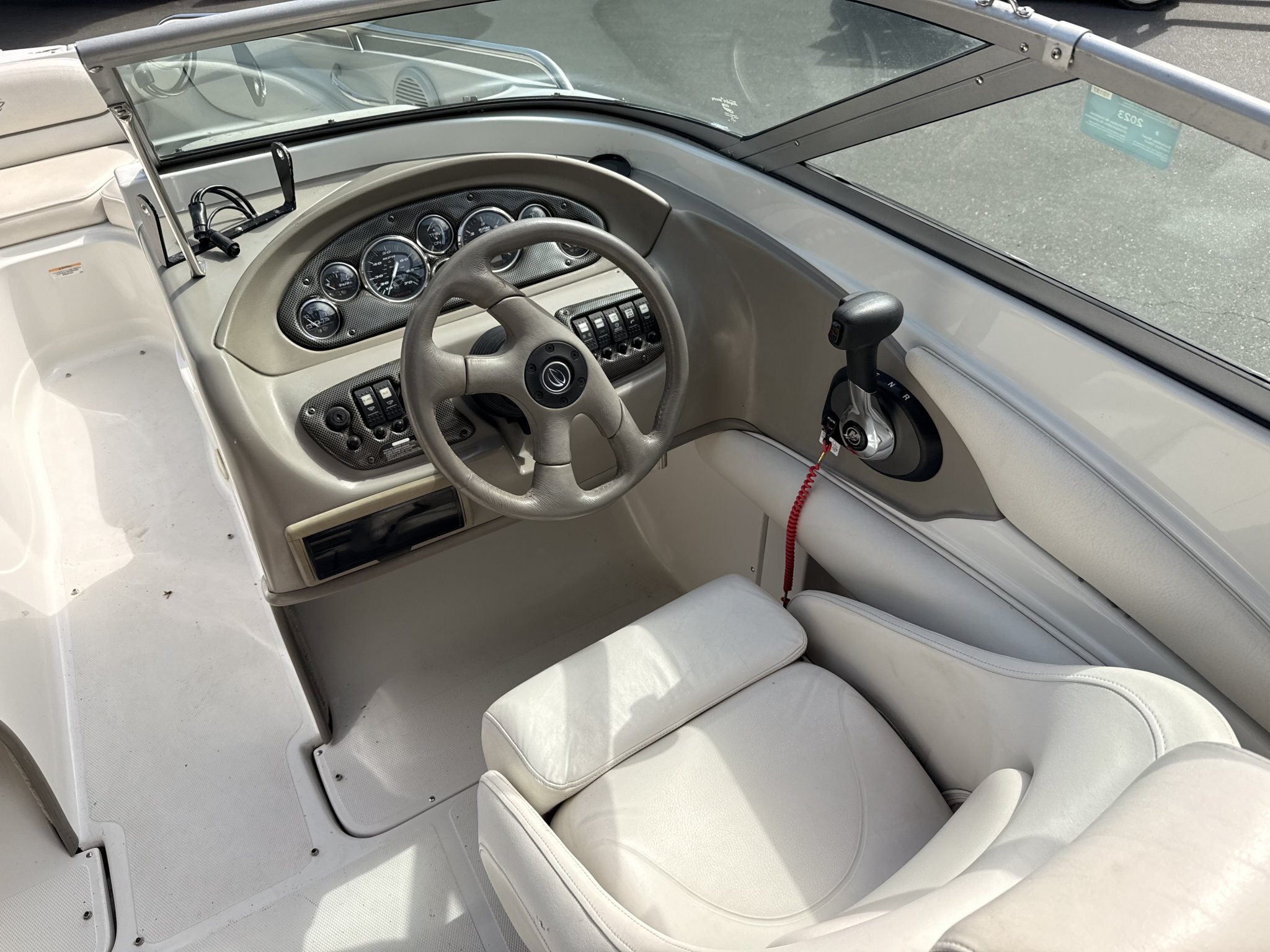 2006 CROWNLINE 210BR