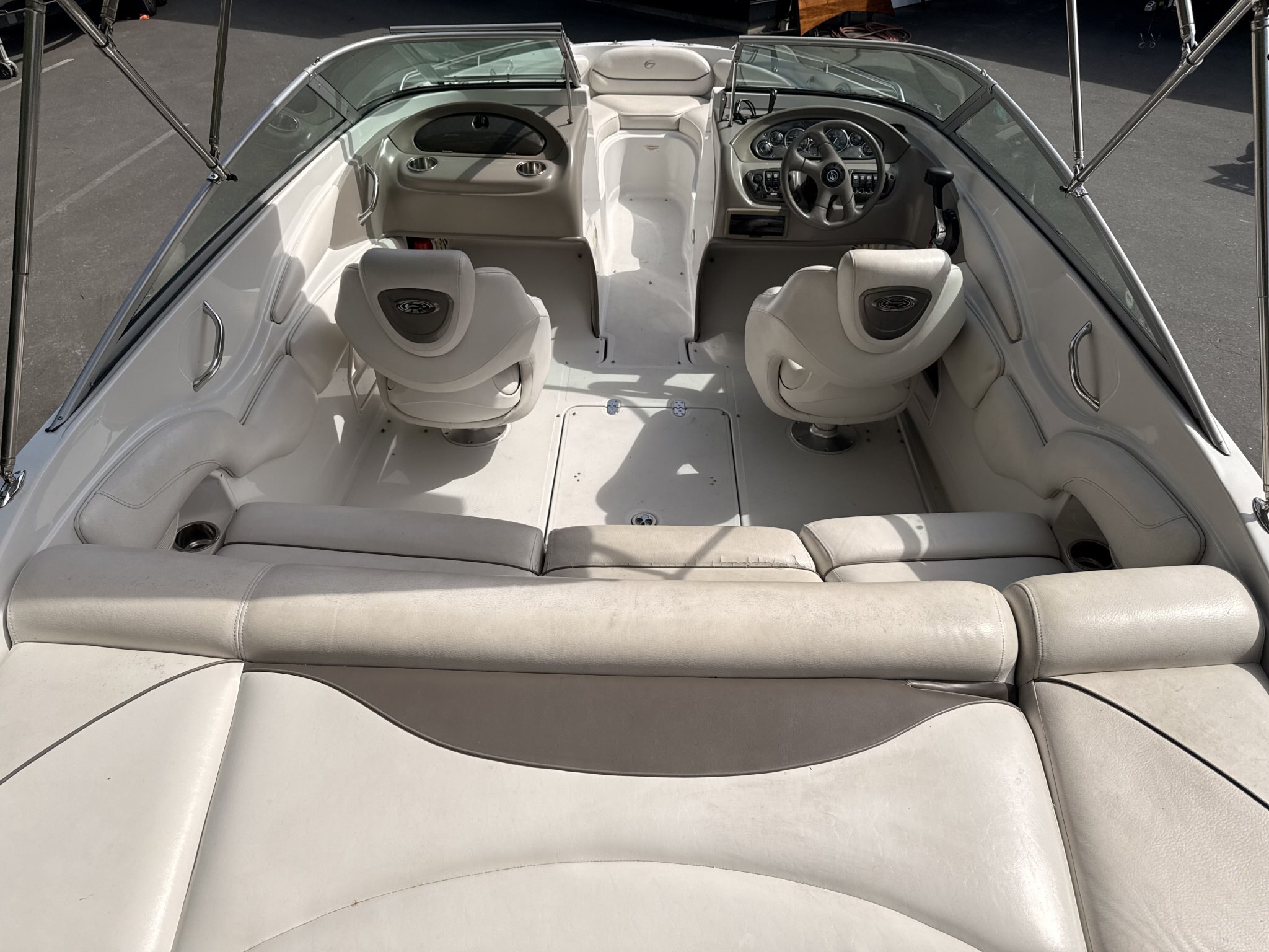 2006 CROWNLINE 210BR