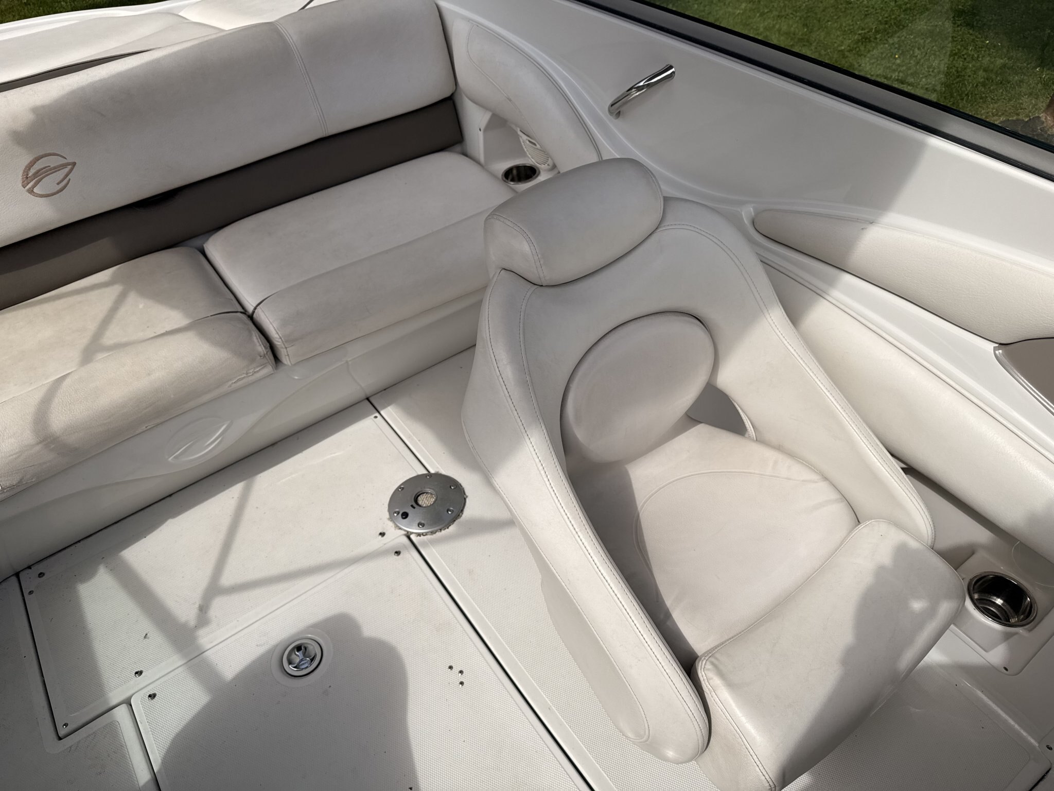 2006 CROWNLINE 210BR