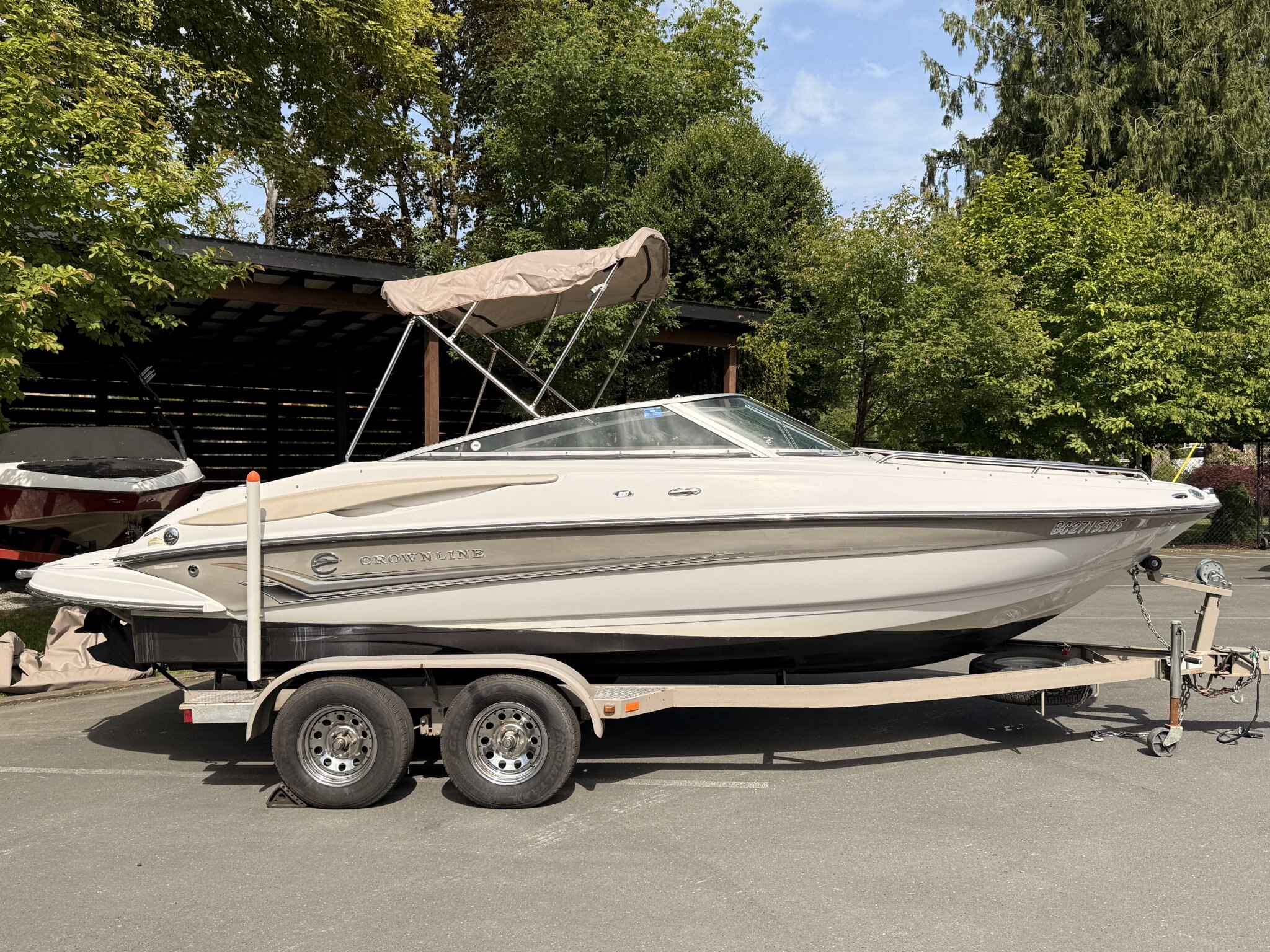 2006 CROWNLINE 210BR