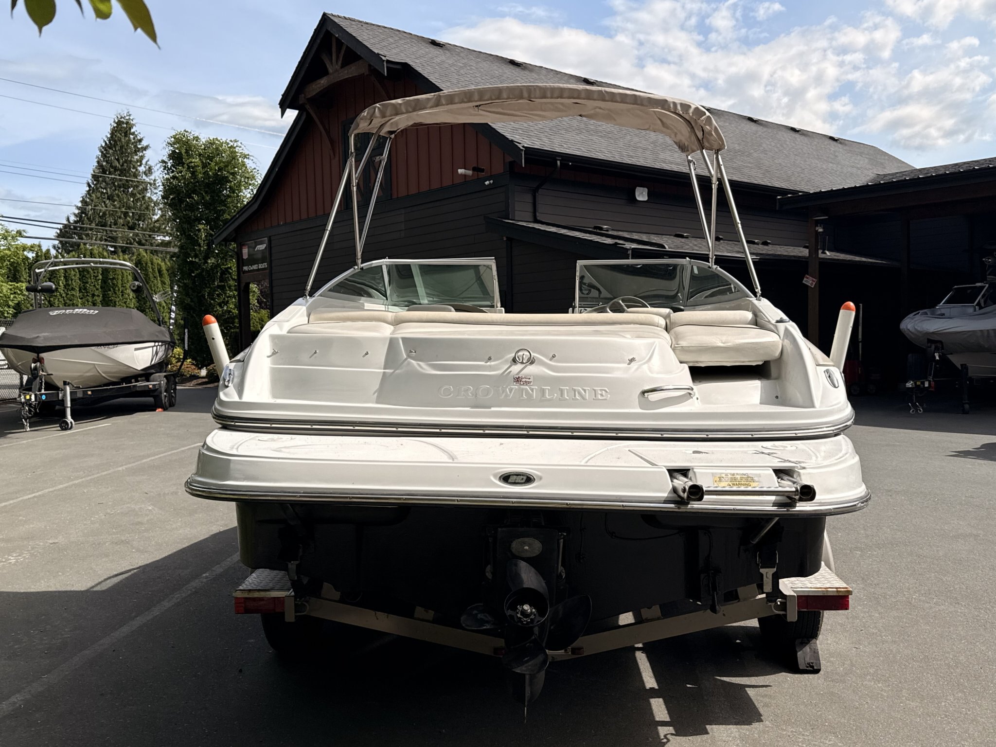 2006 CROWNLINE 210BR