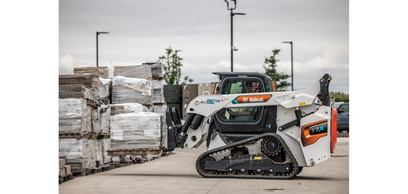 Bobcat T7X Compact Track Loader