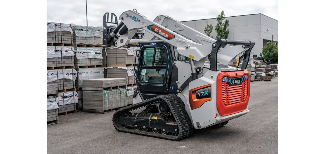 Bobcat T7X Compact Track Loader