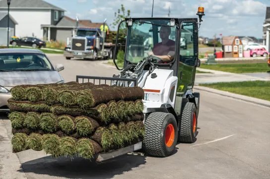 Bobcat L28 Small Articulated Loader