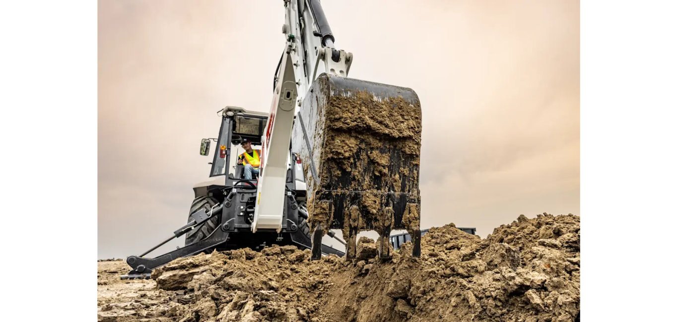 Bobcat B760 Backhoe Loader