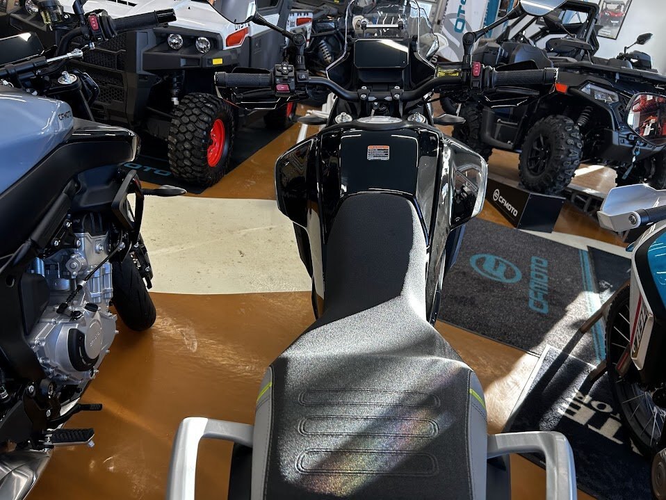 Lightning 7x18 Enclosed Snowmobile Trailers