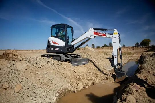 Bobcat E35 (25 HP, Long Arm) Compact Excavator